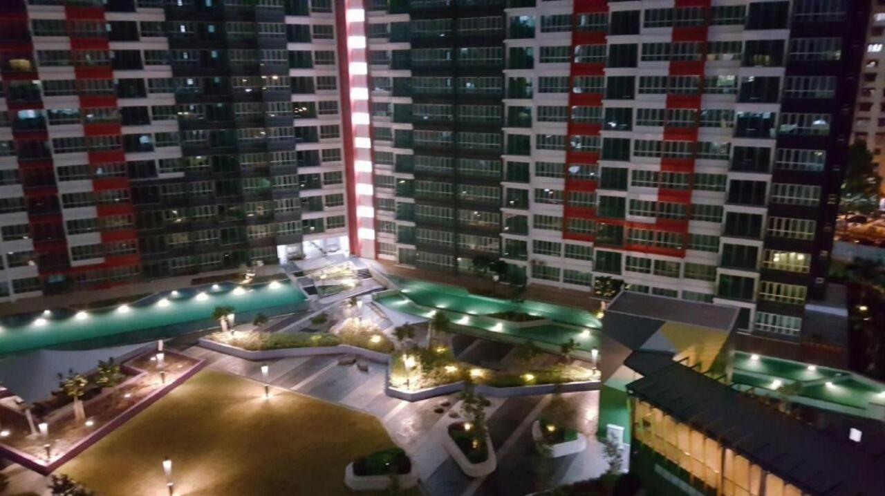 Rantissi Homestay The Zizz Damansara North Petaling Jaya Buitenkant foto